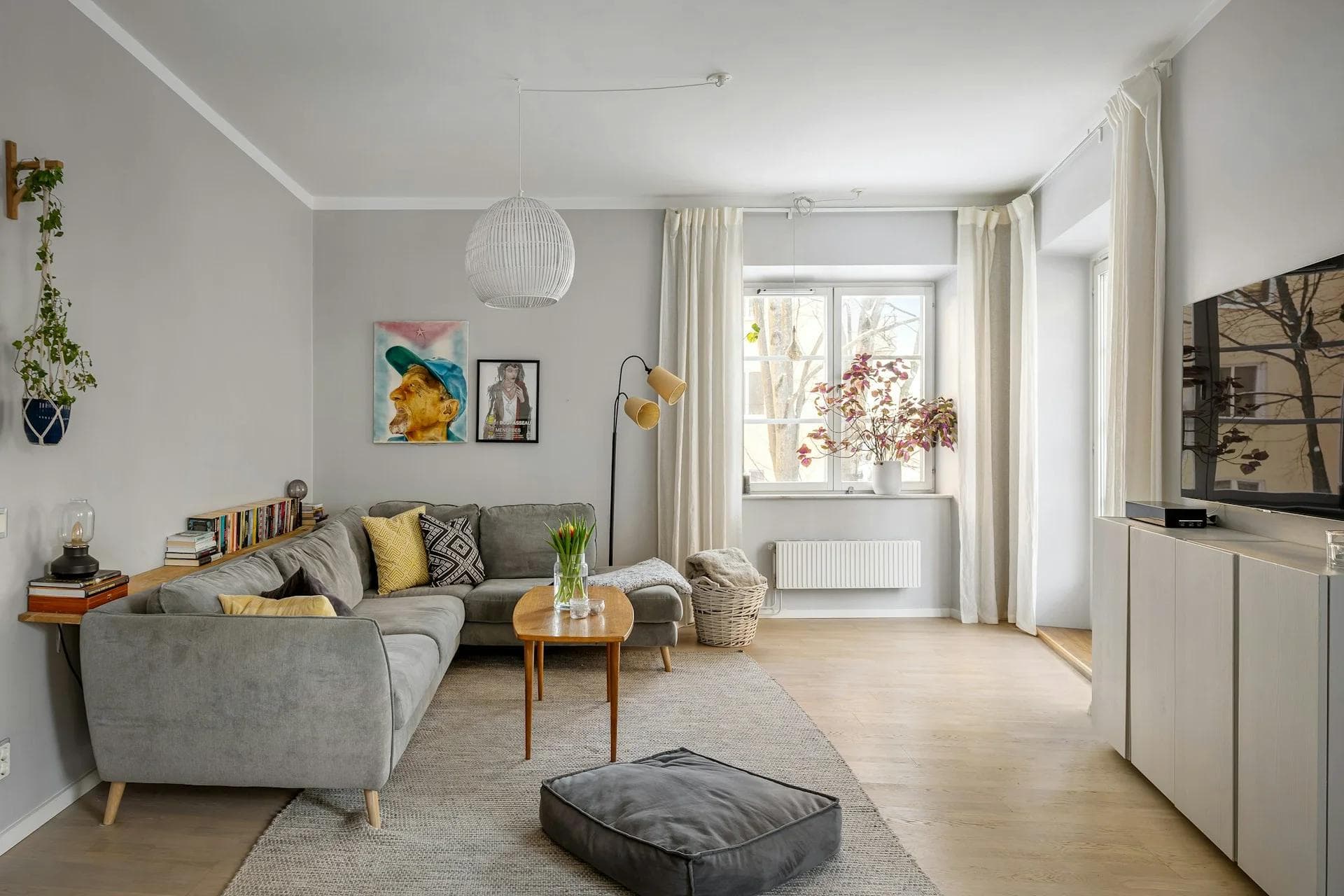 7 Small Living Room Decor Ideas That Maximize Space